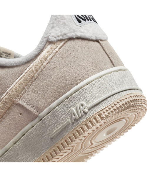 NIKE(ナイキ)の「ナイキ エア フォース 1 '07 SE ウィメンズシューズ / Nike Air Force 1 '07 SE Women's Shoes<22.5-29cm 展開>(スニーカー・レディース・ピンク系その他2/クリーム・23.5/27/25.5/28/24.5/26/22.5/24/23/25/27.5/28.5/29/26.5)」の9枚目の写真