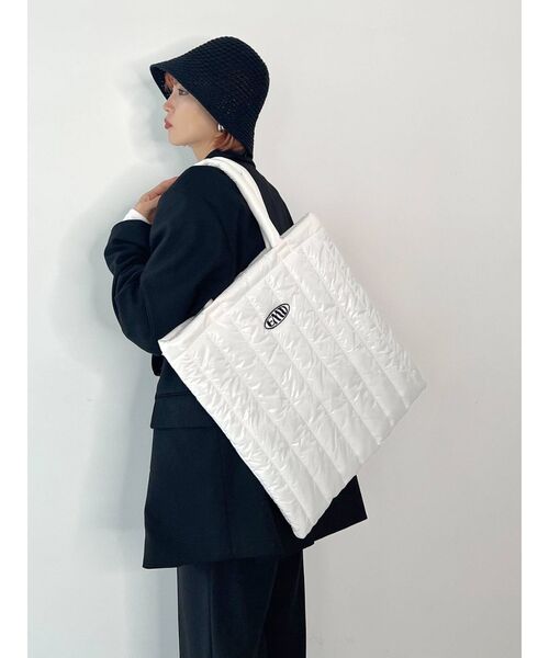 EMODA（エモダ）の「キルティングトートバッグ（トートバッグ・レディース・ホワイト/ブラック/ブルー・FREE）」の11枚目の写真