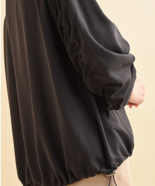 actuel（アクチュエル）の「【ＵＶ・吸水速乾】２ＷＡＹジョーゼット袖ドロストブルゾン（ブルゾン・レディース・チャコールグレー/オフホワイト/ライトグレー/ネイビー・FREE）」の5枚目の写真