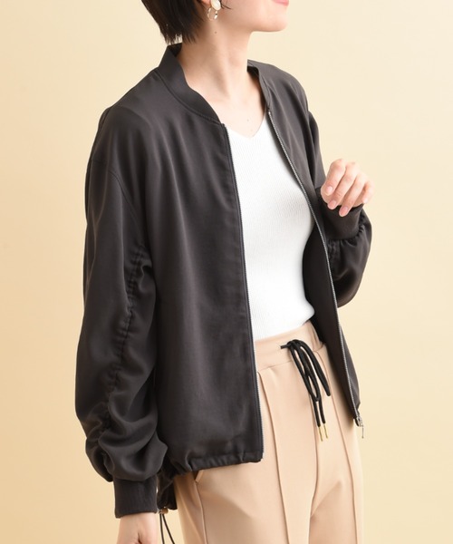 actuel（アクチュエル）の「【ＵＶ・吸水速乾】２ＷＡＹジョーゼット袖ドロストブルゾン（ブルゾン・レディース・チャコールグレー/オフホワイト/ライトグレー/ネイビー・FREE）」の11枚目の写真