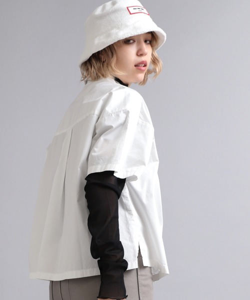 RNA（アールエヌエー）の「B2743 リボンタイシャツ（シャツ/ブラウス