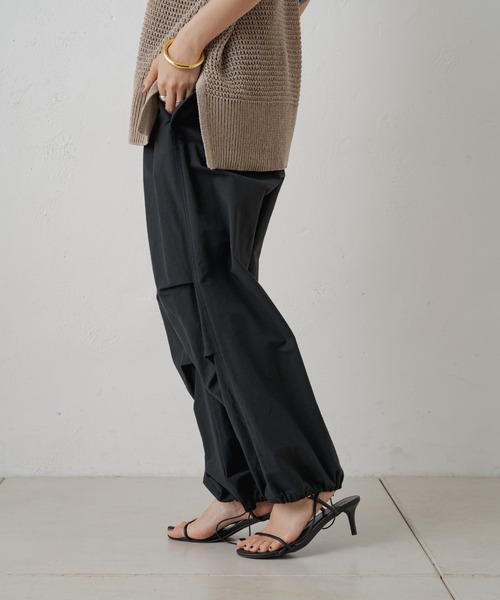 LOUNGEDRESS（ラウンジドレス）の「【earthy_/アーシー】パラシュートパンツ（カーゴパンツ・レディース・ブラック/カーキ/ホワイト・FREE）」の14枚目の写真