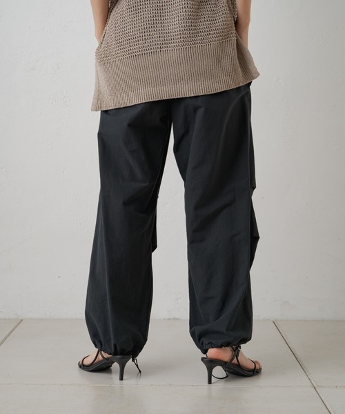 LOUNGEDRESS（ラウンジドレス）の「【earthy_/アーシー】パラシュートパンツ（カーゴパンツ・レディース・ブラック/カーキ/ホワイト・FREE）」の15枚目の写真