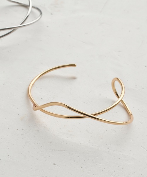 GOLDY（ゴールディ）の「ストローク ライン バングル（バングル/リストバンド・レディース・ゴールド/シルバー系その他/ゴールド系その他/シルバー・FREE）」の3枚目の写真