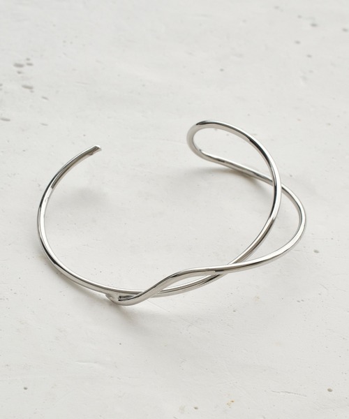 GOLDY（ゴールディ）の「ストローク ライン バングル（バングル/リストバンド・レディース・ゴールド/シルバー系その他/ゴールド系その他/シルバー・FREE）」の6枚目の写真