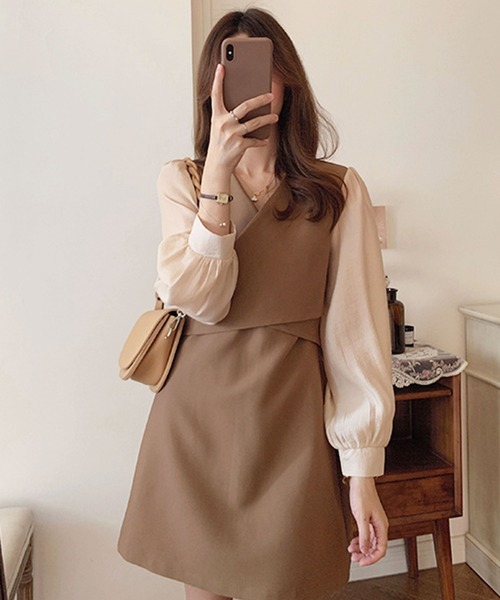 EPICKS（エピックス）の「きれいめVネック切り替えミニワンピース（ワンピース・レディース・ブラック/ベージュ・M/XL）」の3枚目の写真