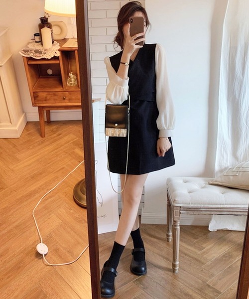 EPICKS（エピックス）の「きれいめVネック切り替えミニワンピース（ワンピース・レディース・ブラック/ベージュ・M/XL）」の5枚目の写真