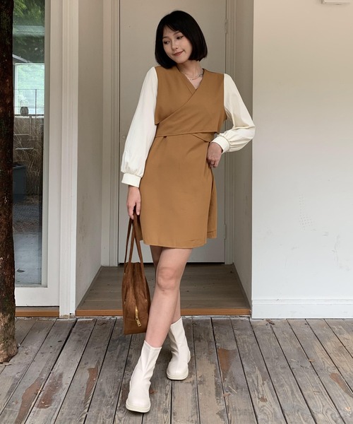 EPICKS（エピックス）の「きれいめVネック切り替えミニワンピース（ワンピース・レディース・ブラック/ベージュ・M/XL）」の21枚目の写真