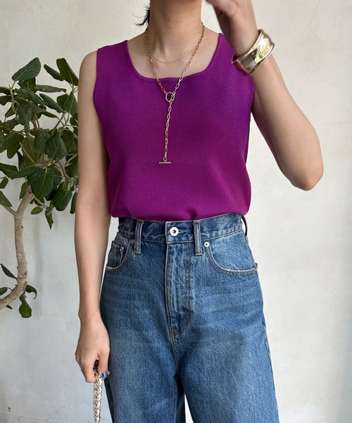 DouDou（ドゥドゥ）の「【一部WEB限定カラー】スクエアニットタンク（タンクトップ・レディース・ブラック/オフホワイト/グリーン/グレー/ブルー/パープル/チャコールグレー/ブラウン/ベージュ/アイボリー/ネイビー/ライトグレー/ピンク/ベージュ系その他/グリーン系その他/オレンジ/ブラウン系その他/ピンク系その他/ボルドー/ブルー系その他/サンドベージュ/ピンク系その他2/マスタード/ローズ/レモンイエロー/ダークグリーン/ベビーピンク/グレイッシュベージュ・FREE）」の20枚目の写真