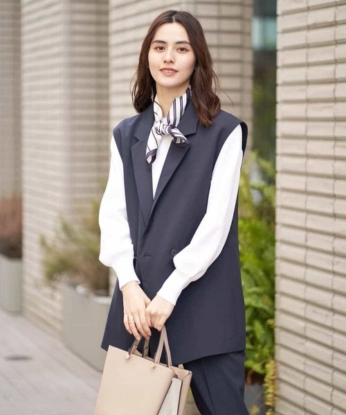 a.v.v(アーヴェヴェ)の「【UVカット/洗える】麻調ストレッチジレ【麻調シリーズ】(ベスト・レディース・ベージュ/ネイビー・40/36/38/42/34)」の5枚目の写真