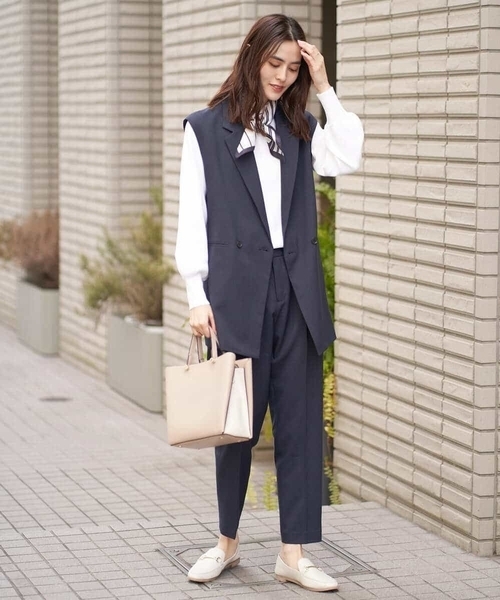 a.v.v(アーヴェヴェ)の「【UVカット/洗える】麻調ストレッチジレ【麻調シリーズ】(ベスト・レディース・ベージュ/ネイビー・40/36/38/42/34)」の7枚目の写真