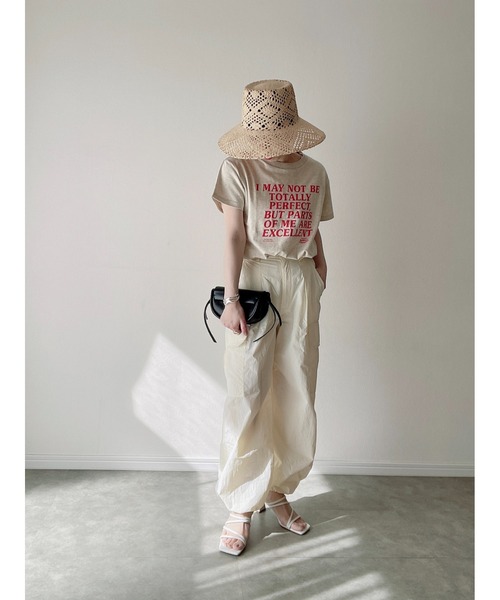 Yucca(ユッカ)の「I MAY NOT プリントTシャツ(MEKKE 低身長向け)(Tシャツ/カットソー・レディース・ネイビー/レッド/オートミール・FREE)」の2枚目の写真