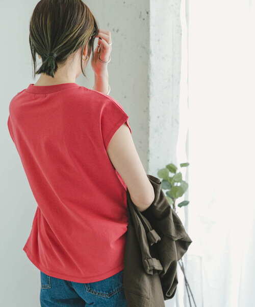 ITEMS URBANRESEARCH（アイテムズ アーバンリサーチ）の「『UR TECH』クルーネックノースリーブTシャツ（Tシャツ/カットソー・レディース・ホワイト/レッド/ブラック/ブルー系その他・FREE）」の9枚目の写真