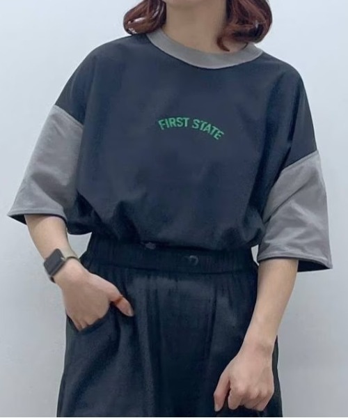 niko and...（ニコアンド）の「リバーシブルロゴワイドTシャツ（Tシャツ/カットソー・レディース・ベージュ/ブルー/ナチュラル/ホワイト/チャコール/グリーン/イエロー/スモーク・LARGE/MEDIUM）」の3枚目の写真