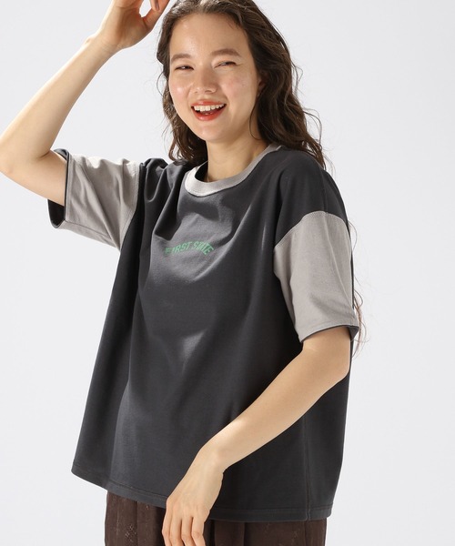 niko and...（ニコアンド）の「リバーシブルロゴワイドTシャツ（Tシャツ/カットソー・レディース・ベージュ/ブルー/ナチュラル/ホワイト/チャコール/グリーン/イエロー/スモーク・LARGE/MEDIUM）」の20枚目の写真