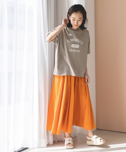 niko and...（ニコアンド）の「リバーシブルロゴワイドTシャツ（Tシャツ/カットソー・レディース・ベージュ/ブルー/ナチュラル/ホワイト/チャコール/グリーン/イエロー/スモーク・LARGE/MEDIUM）」の15枚目の写真