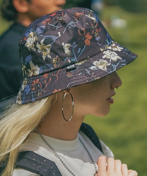 KiU(キウ)の「UV&RAIN バケットハット(ハット・レディース・ブラック系その他/ブルー系その他/レッド系その他/アニマル/ブラック/カーキ/ベージュ/ブラック×カーキ/ブラック系その他2・FREE)」の5枚目の写真