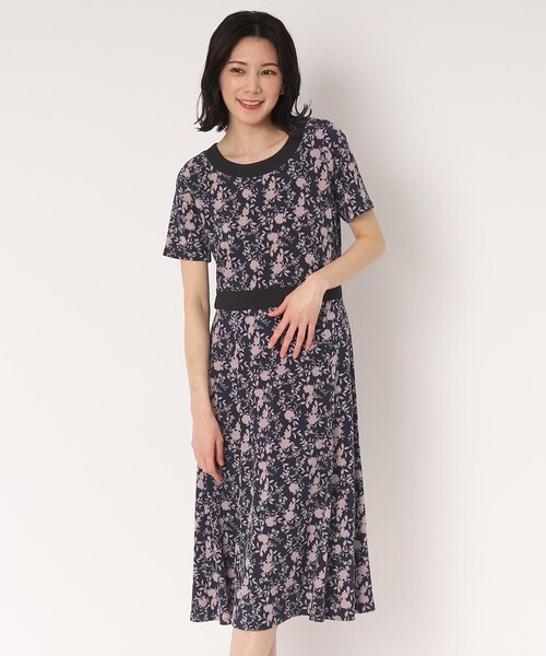 LAURA ASHLEY(ローラアシュレイ)の「ウェストボーン柄マットジャージワンピース(ワンピース・レディース・ネイビー系・40)」の1枚目の写真