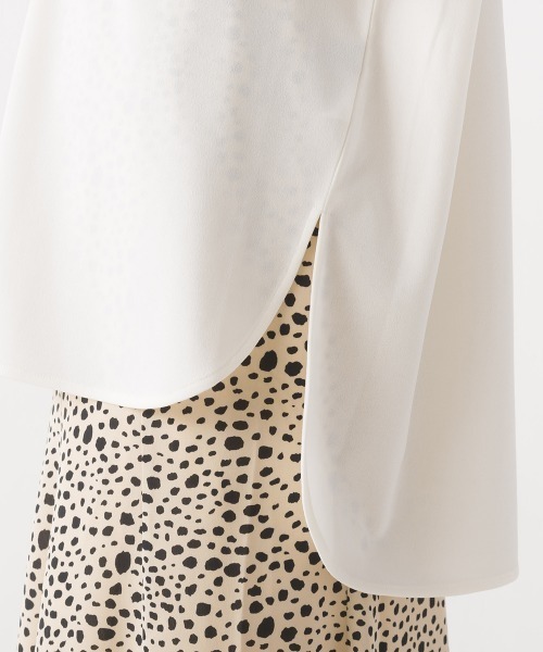 OMNES（オムネス）の「梨地バックヘンリーネックプルオーバー6分袖（Tシャツ/カットソー・レディース・ブラック/アイボリー/グリーン/ラベンダー・FREE）」の7枚目の写真