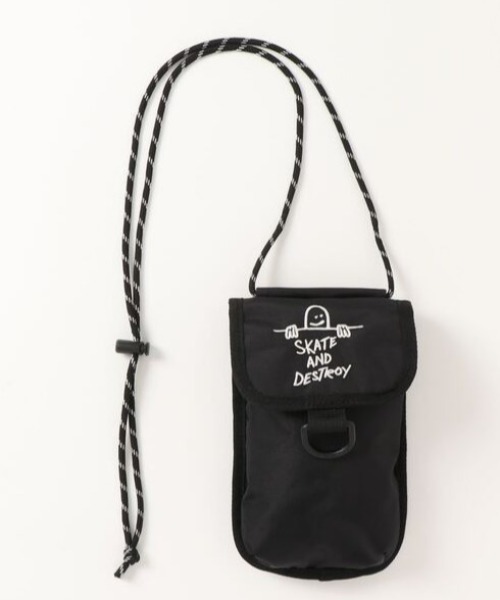 THRASHER(スラッシャー)の「【THRASHER】Smart Phone Pouch(ST)(ショルダーバッグ・メンズ・ブラック系その他/ブラック×ピンク/ベージュ×ブラック/ブラック×ホワイト・FREE)」の2枚目の写真