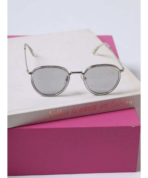 GYDA（ジェイダ）の「クリアフレームラウンドサングラス（サングラス・レディース・クリア/グレー・FREE）」の2枚目の写真