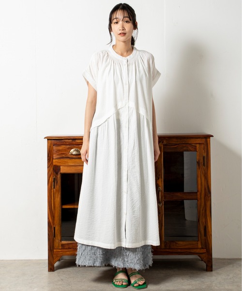 MILLION CARATS（ミリオンカラッツ）の「【綿100％】豊富な6色展開でカラーによって雰囲気がガラリと変化するのも魅力の夏のリラクシースタイルを格上げする大人顔ウエスト切替ワンピース（ワンピース・レディース・グリーン/ネイビー/チャコールグレー/オフホワイト/ブラック/マルチ・FREE）」の7枚目の写真