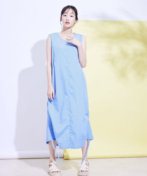 Jayro（ジャイロ）の「脇シャーリングノースリワンピース（ワンピース・レディース・ブラック/ブルー/イエロー・M）」の6枚目の写真