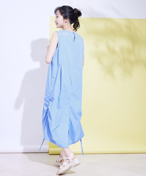 Jayro（ジャイロ）の「脇シャーリングノースリワンピース（ワンピース・レディース・ブラック/ブルー/イエロー・M）」の9枚目の写真