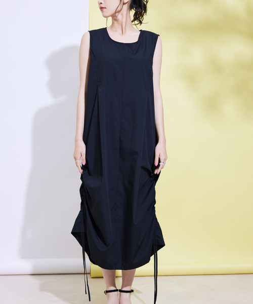 Jayro（ジャイロ）の「脇シャーリングノースリワンピース（ワンピース・レディース・ブラック/ブルー/イエロー・M）」の19枚目の写真