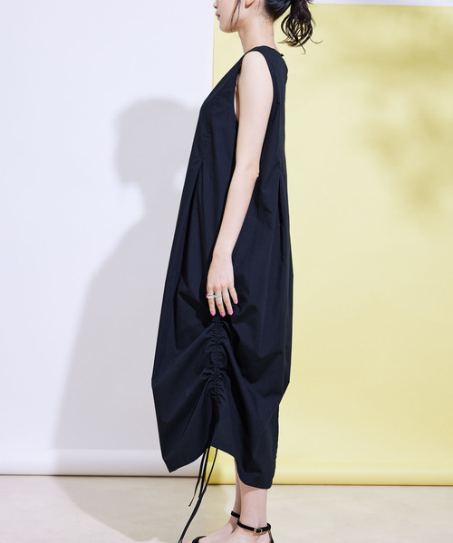 Jayro（ジャイロ）の「脇シャーリングノースリワンピース（ワンピース・レディース・ブラック/ブルー/イエロー・M）」の18枚目の写真