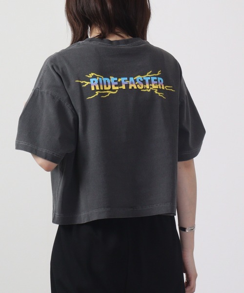 spiritoso(スピリトーゾ)の「spiritoso Ride Faster ピグメントTシャツ 半袖(Tシャツ/カットソー・レディース・ネイビー/グレイッシュベージュ/チャコール/ホワイト・F)」の19枚目の写真