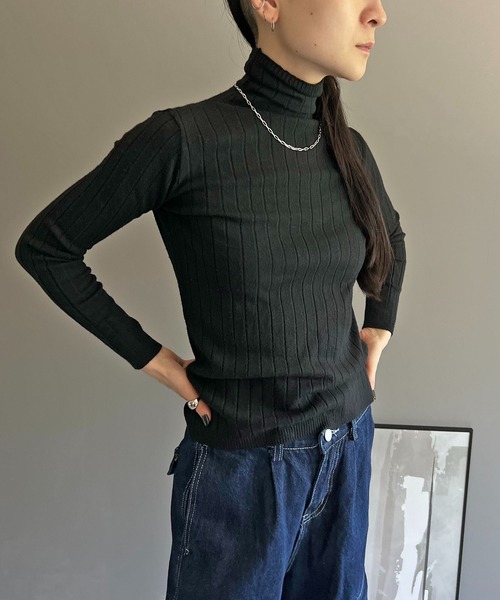 Jewelobe(ジュエローブ)の「ワイドリブタイトタートルニットトップス(ニット/セーター・レディース・ブラウン/ブラック/グリーン/ホワイト・FREE)」の3枚目の写真