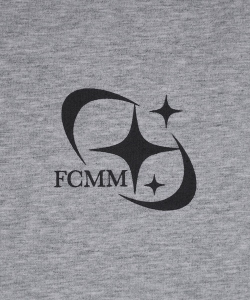 FCMM(エフシーエムエム)の「【日本限定アイテム】COSMIC LOGO CROP L/S TEE/コズミックロゴクロップロングスリーブT(Tシャツ/カットソー・レディース・オリーブ/チャコール/グレー・MEDIUM/SMALL)」の10枚目の写真