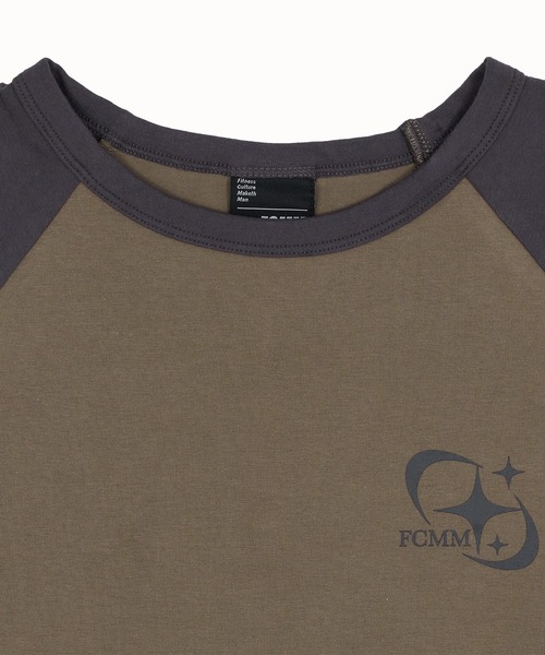 FCMM(エフシーエムエム)の「【日本限定アイテム】COSMIC LOGO CROP L/S TEE/コズミックロゴクロップロングスリーブT(Tシャツ/カットソー・レディース・オリーブ/チャコール/グレー・MEDIUM/SMALL)」の15枚目の写真