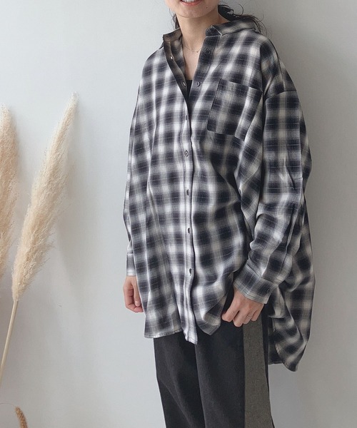 AS KNOW AS plus（アズノゥアズプラス）の「☆バックロゴプリントビッグシャツ（シャツ/ブラウス・レディース・ブルー系/ブラック系/アイボリー系/ベージュ系/グリーン系1/ブルー系1/ピンク系1/アイボリー系1/ブルー系2/ホワイト系2/グリーン系2・FREE）」の15枚目の写真