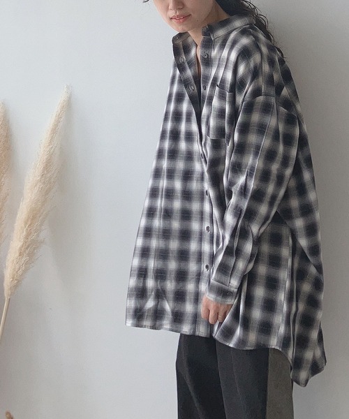 AS KNOW AS plus（アズノゥアズプラス）の「☆バックロゴプリントビッグシャツ（シャツ/ブラウス・レディース・ブルー系/ブラック系/アイボリー系/ベージュ系/グリーン系1/ブルー系1/ピンク系1/アイボリー系1/ブルー系2/ホワイト系2/グリーン系2・FREE）」の18枚目の写真