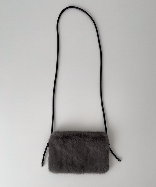 CANAL JEAN（キャナルジーン）の「El mar　フェイクファーショルダーバッグ（ショルダーバッグ・レディース・ブラック/グレー/ブラウン・ONE SIZE）」の7枚目の写真