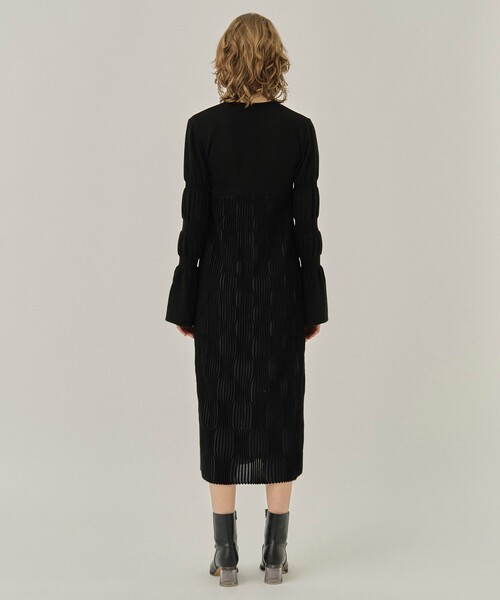 PUBLIC TOKYO(パブリックトウキョウ)の「【スタイルアップ】ウェーブジャガードニットワンピース(ワンピース・レディース・グリーン/ブラック/ブラウン・FREE)」の6枚目の写真