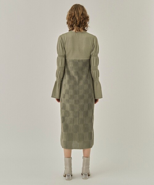 PUBLIC TOKYO(パブリックトウキョウ)の「【スタイルアップ】ウェーブジャガードニットワンピース(ワンピース・レディース・グリーン/ブラック/ブラウン・FREE)」の18枚目の写真