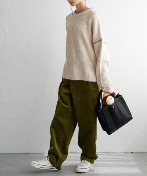 LBC（エルビーシー）の「コーデュロイゆるテーパードパンツ（その他パンツ・レディース・オフホワイト/チャコールグレー/ブルー/ダークオリーブ・M/L）」の12枚目の写真