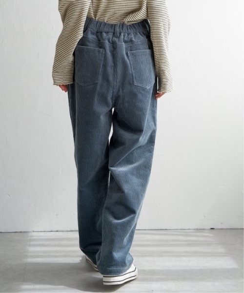 LBC（エルビーシー）の「コーデュロイゆるテーパードパンツ（その他パンツ・レディース・オフホワイト/チャコールグレー/ブルー/ダークオリーブ・M/L）」の14枚目の写真