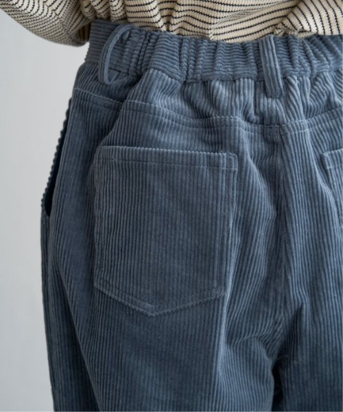 LBC（エルビーシー）の「コーデュロイゆるテーパードパンツ（その他パンツ・レディース・オフホワイト/チャコールグレー/ブルー/ダークオリーブ・M/L）」の18枚目の写真