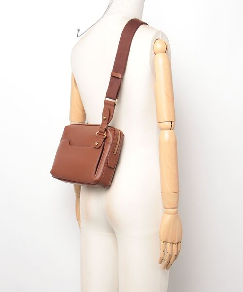 dunhill(ダンヒル)の「1893 ハーネス シティメッセンジャー バッグ / 1893 HARNESS CITY MESSENGER(メッセンジャーバッグ・メンズ・ブラウン系その他・ONE SIZE)」の6枚目の写真