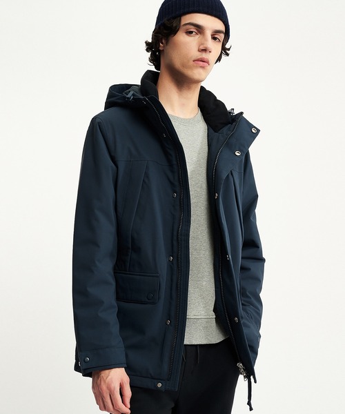 AIGLE(エーグル)の「DUPONT SORONA中綿 保温 透湿インサレーションフーデッドダウンジャケット / パファージャケット(ダウンジャケット/コート・メンズ・ベージュ/ネイビー・M/L/S)」の9枚目の写真