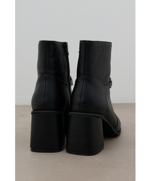 AZUL by moussy（アズールバイマウジー）の「メタルチェーンショートブーツ（ブーツ・レディース・ブラック・SMALL/MEDIUM/LARGE）」の7枚目の写真