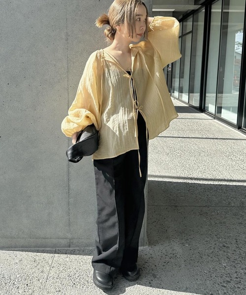 select MOCA by son(セレクトモカバイソン)の「2WAYボリュームオーバーブラウス(シャツ/ブラウス・レディース・オフホワイト/ブラック/ベージュ/ブラウン/グレー・FREE/SMALL)」の8枚目の写真