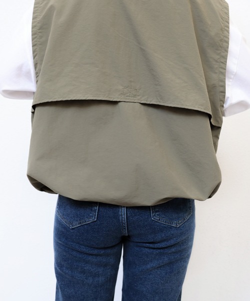 ANME(アンメ)の「接触冷感/UVカット(UPF50+)/撥水加工ダブルジップナイロンベスト(ベスト・レディース・ライトカーキ/ブラック/グレー/ネイビー・M/L)」の22枚目の写真
