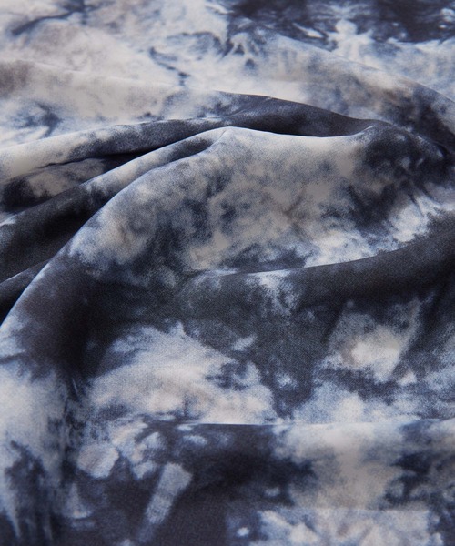 THE PAUSE（ザ ポーズ）の「【THE PAUSE】タイダイスカーフ（バンダナ/スカーフ・レディース・ライトグレー/ネイビー・FREE）」の4枚目の写真