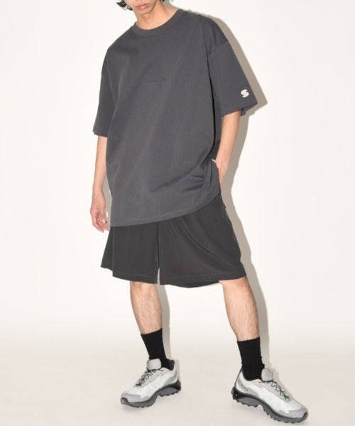 SUPERTHANKS（スーパーサンクス）の「刺繍＆バックプリント オーバーサイズTシャツ ""Sound"" S/S T-shirt"(ユニセックス)（Tシャツ/カットソー・メンズ・チャコールグレー/ブラック/ホワイト・S/M/L）」の15枚目の写真