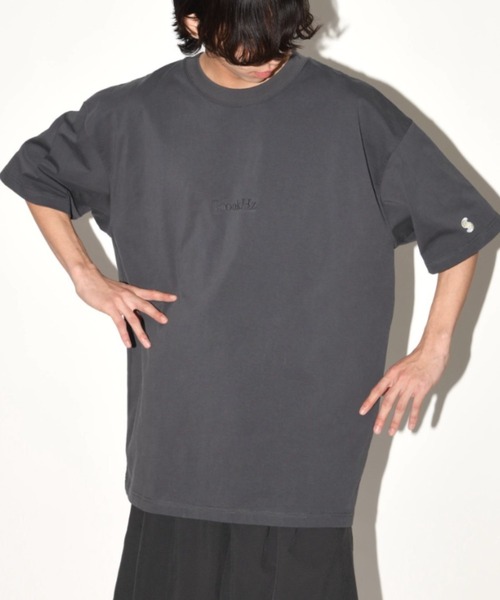 SUPERTHANKS（スーパーサンクス）の「刺繍＆バックプリント オーバーサイズTシャツ ""Sound"" S/S T-shirt"(ユニセックス)（Tシャツ/カットソー・メンズ・チャコールグレー/ブラック/ホワイト・S/M/L）」の22枚目の写真